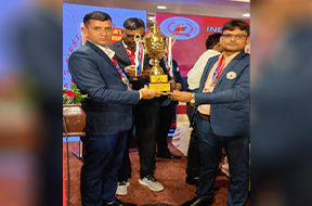 Award ceremony - Idea World Wide team receiving the trophy